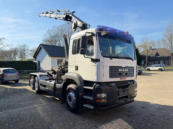 6x2 MAN hák. kont. nosič + HIAB - 2