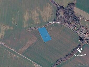 Pole 5 978 m² - 2