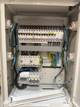 Elektroměrový rozvaděč ER212/NVP7P - 2