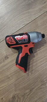 Rázový utahovák Milwaukee M12 BID - 2