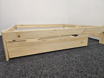 Úložný šuplík o délce 150cm. - 2