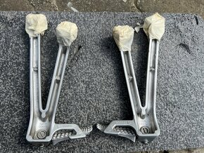Zadní stupačky komplet / Suzuki Gsxr 750 k6 - 2