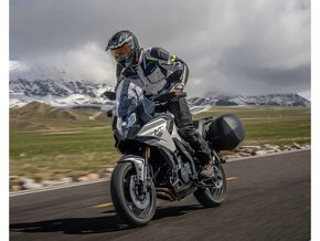 Motocykl CFMOTO 700MT Premium - 2