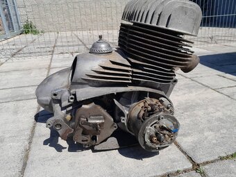 Motor jawa panelka 350/360 - 2