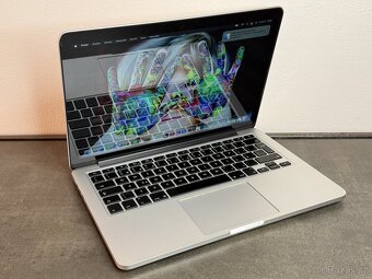 MacBook Pro 13'' 2015 / i5 / 8GB / 256GB SSD - DPH - 2