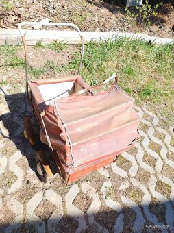 Starožitný kočárek - 2