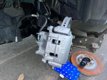Mazda CX7 2011 2,2 D127 kw CHIP 4X4 Super stav Černá Perl. - 2