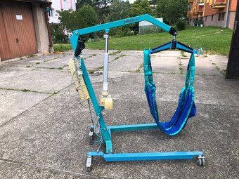 Elektrický zvedák pacientů Rebotec - 2