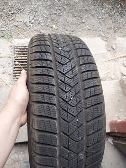 Pirelli Winter sottozero 3 95% nové - 2