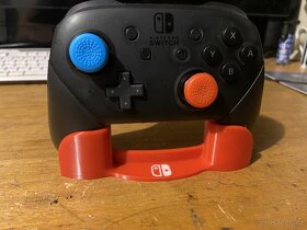stojan, stojanek na Pro controller nintendo switch - 2