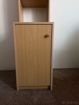 Dřevěná skříň - 2