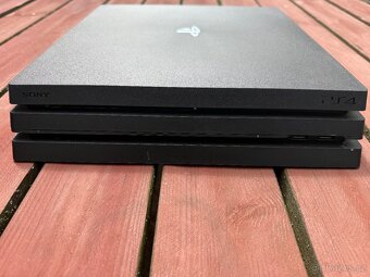 PLAYSTATION 4 Pro 1 TB CUH -7216B - 2