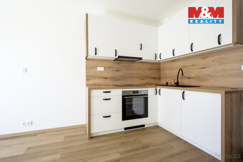 Pronájem bytu 1+kk, 34 m², Zlín, ul. Nad Stráněmi - 2