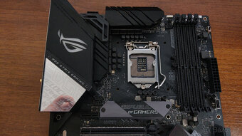 Asus ROG STRIX Z390-E GAMING - 2