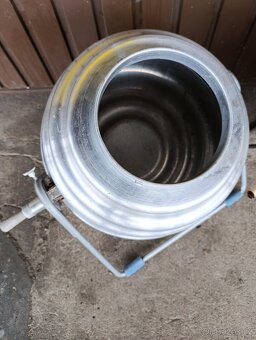 Stará ruční hliníková pračka - 2