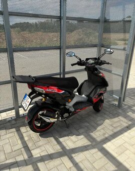 Aprilia SR 50 R, rok 2011 skůtr - 2