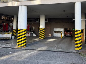 Garážové stání Petržílkova 2570 - Praha 5 - 2