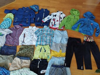 Balík oblečení 110-116, může být něco větší, 33ks - 2