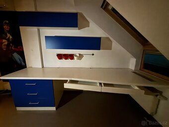 Stůl se šuplíky a 2 skříňkami - 2