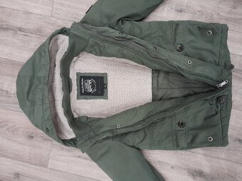 Zimni bunda v barvě zelené - 2