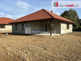 Prodej novostavby rodinného domu ve fázi hrubé stavby v obci - 2