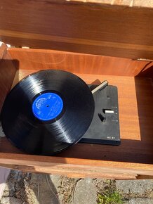 Rádio s gramofon - 2
