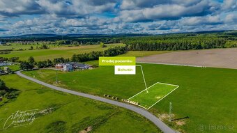Prodej krásného pozemku o výměře 912m2 - Vysoká Pec u Bohutí - 2