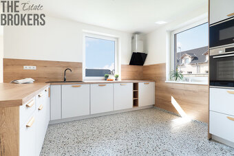 Prodej rodinného domu 172m2, pozemek 1036m2 - 2