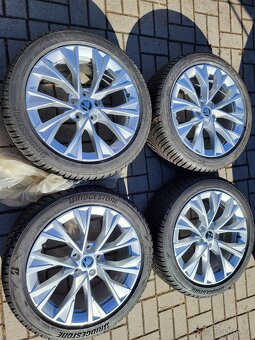 NOVÉ 18" Zimní Škoda DOFIDA Superb IV 4 3P Original ET44 - 2