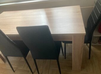 Jídelní stůl + 4 židle - 2