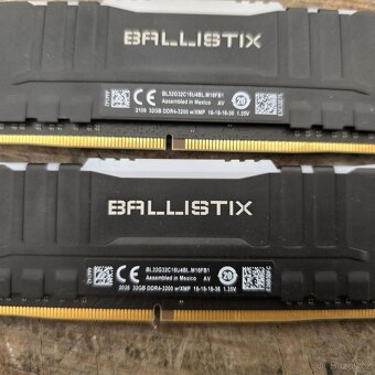 Crucial Ballistix 2x32GB 3200MHz DDR4 CL16 RGB - 2