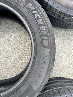 Nové pneu Michelinu 225/55R17 - 2
