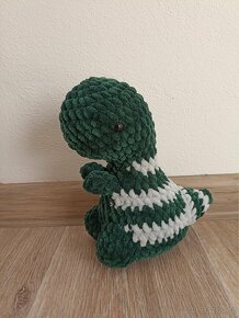 Ručně háčkovaný dinosaurus - 2