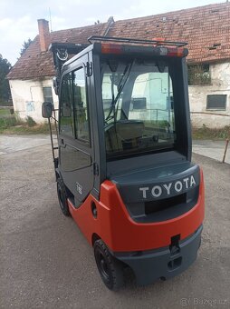 Vysokozdvižný vozík Toyota tonero 15 - 2