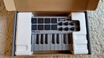 AKAI MPK mini - 2