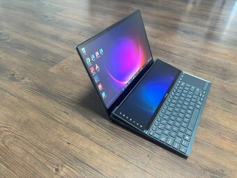 Asus ZenBook Duo 14 UX482EAR - 2