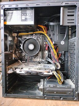 Herní/Pracovní PC s RX 570, Ryzen 3, SSD + HDD, 8 GB RAM
 - 2