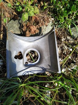 Kryt karburátoru panelka - 2