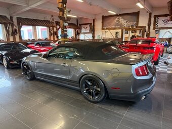 Ford Mustang Shelby GT500, rok 2010 - 2