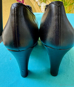 Kožené polokozačky zn. L'amour, vel. 38 - 2