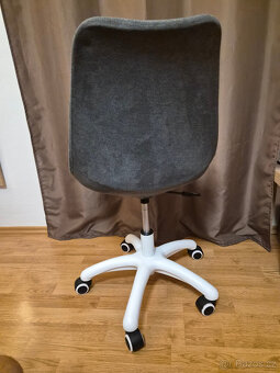 Otočná židle - 2