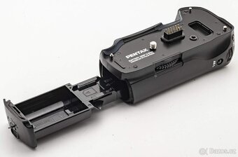 Pentax bateriový grip D-BG2 - 2
