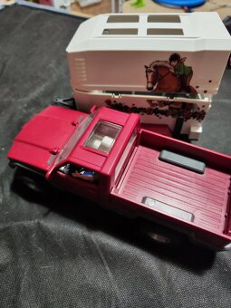 Schleich Pick-up s koňským přívěsem - 2