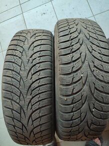 Pneumatiky a plechové disky na Toyota Yaris - 2