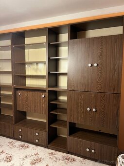 Zachovalá obývací stěna - 2