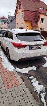 Hyundai i40 16crdi prémium výbava - 2