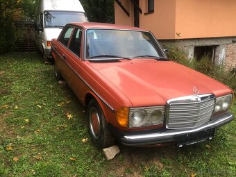 Mercedes-Benz 123 240D - 2