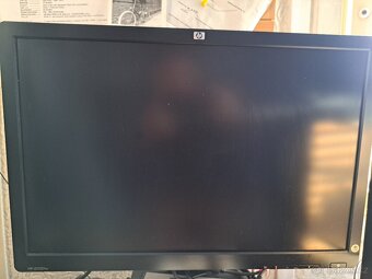 kvalitní lcd monitor 22' HP LE2201w - 2