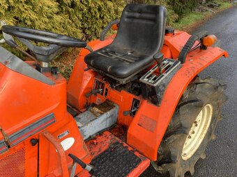 Japonský malotraktor Kubota B-40, 14 koní - 2