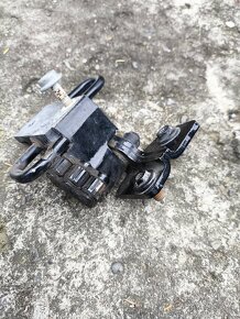 VW Passat B6 pant pravých předních dveří - 2